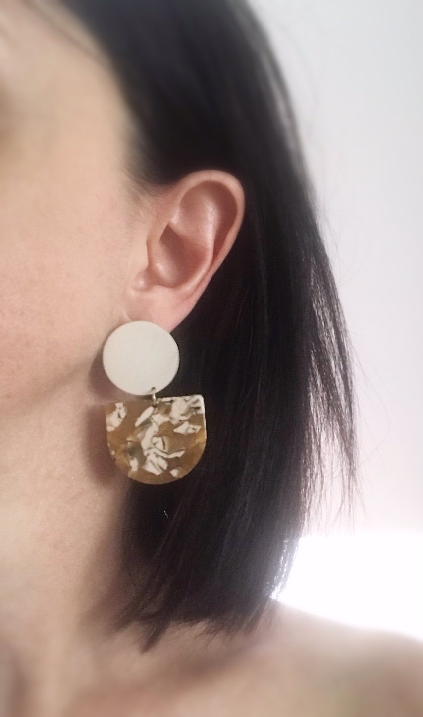 valley earrings - ivory / mustard safari