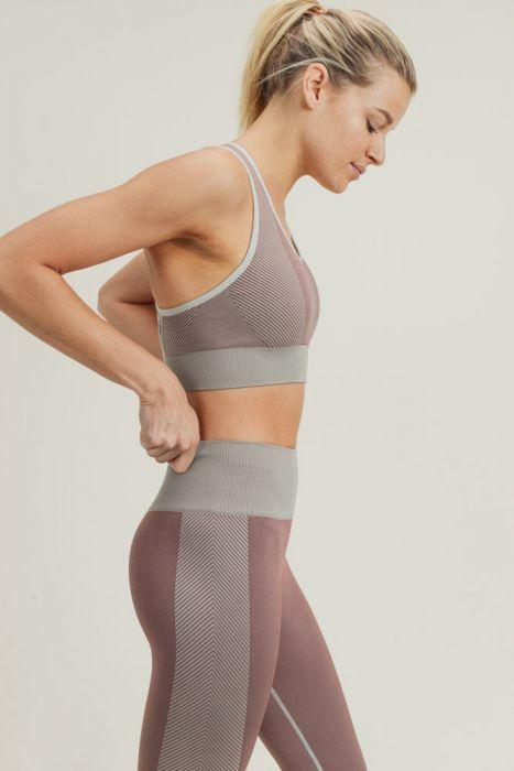 Chevron Track Seamless Hybrid Racerback Sports Bra